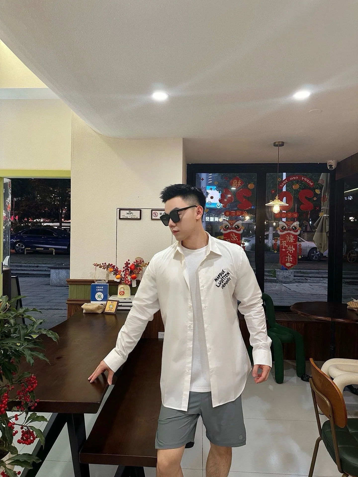 Louis Vuitton/Louis Vuitton 25ss embroidered letter logo shirt